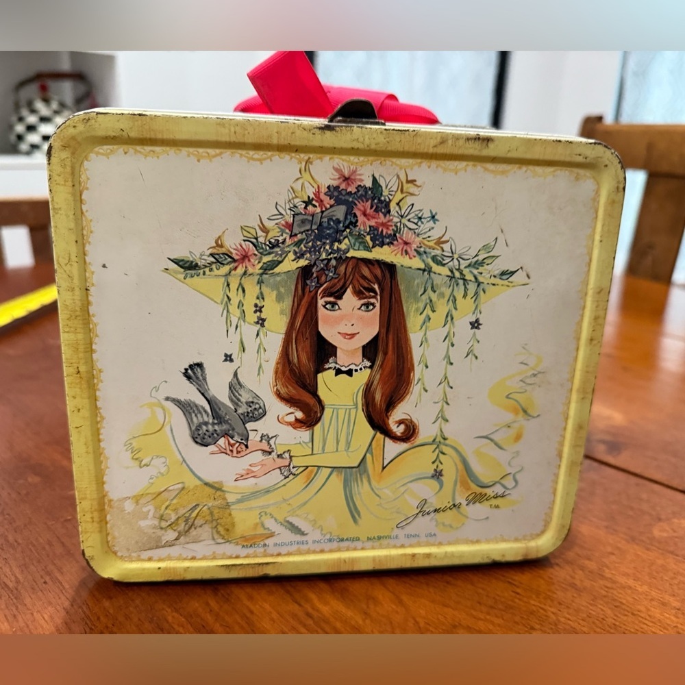 Vintage 1966 JUNIOR MISS Yellow Metal Lunchbox – Aladdin Industries - Picture 6 of 16